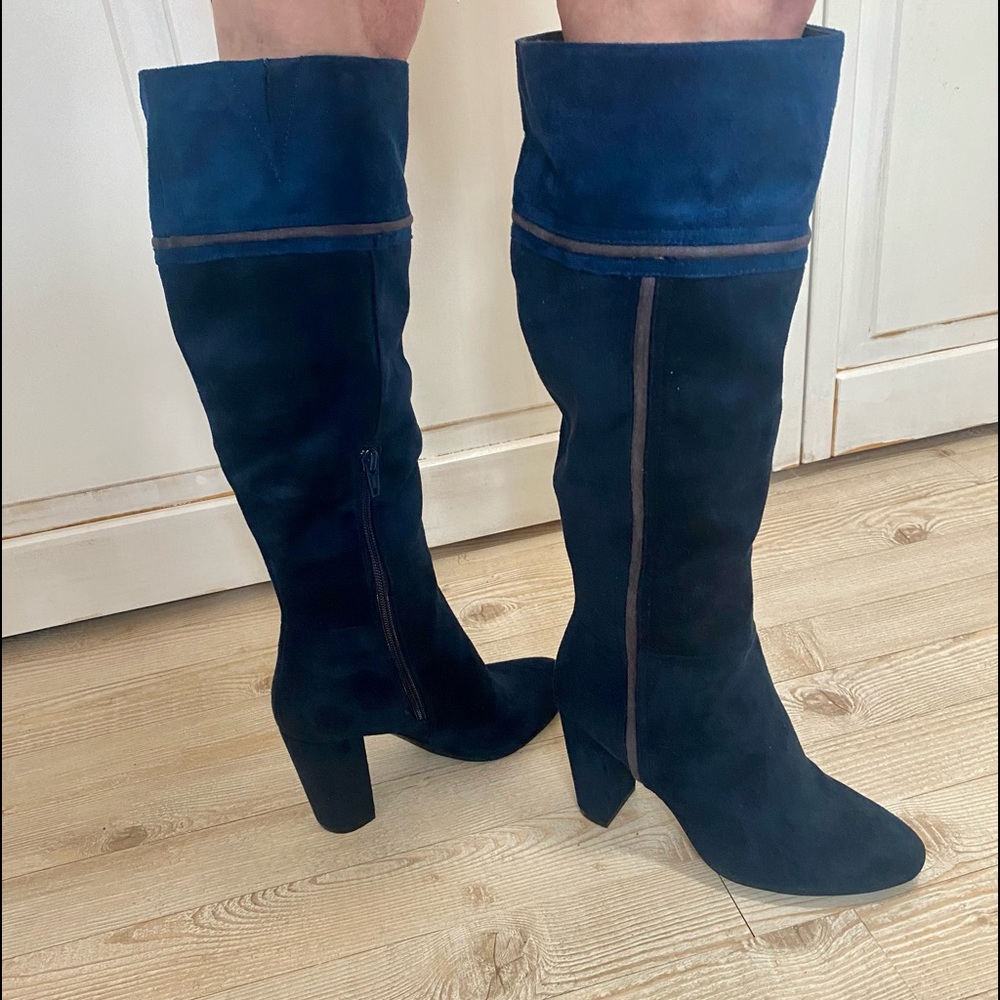 Rialto boots in navy .